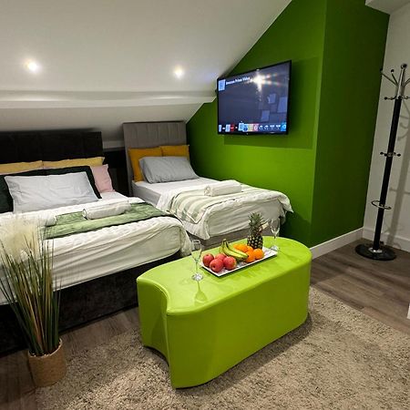 Southgate Luxury Apartments Elland エクステリア 写真