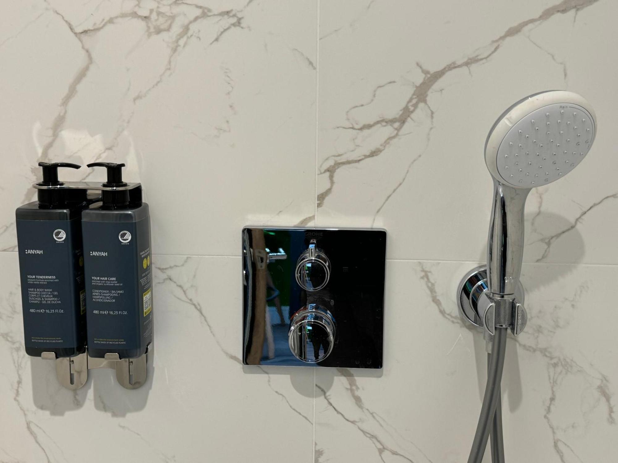 Southgate Luxury Apartments Elland エクステリア 写真