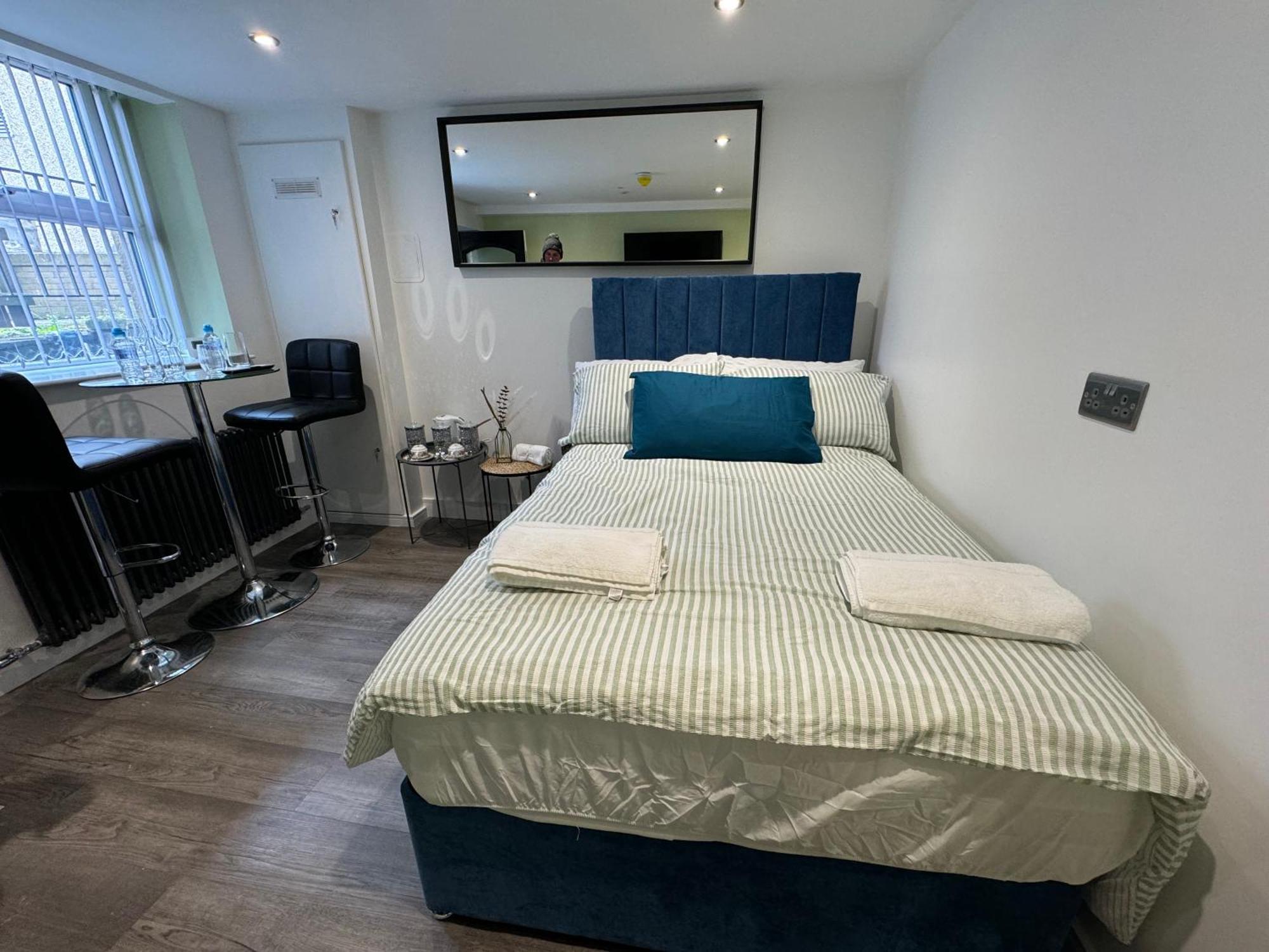 Southgate Luxury Apartments Elland エクステリア 写真