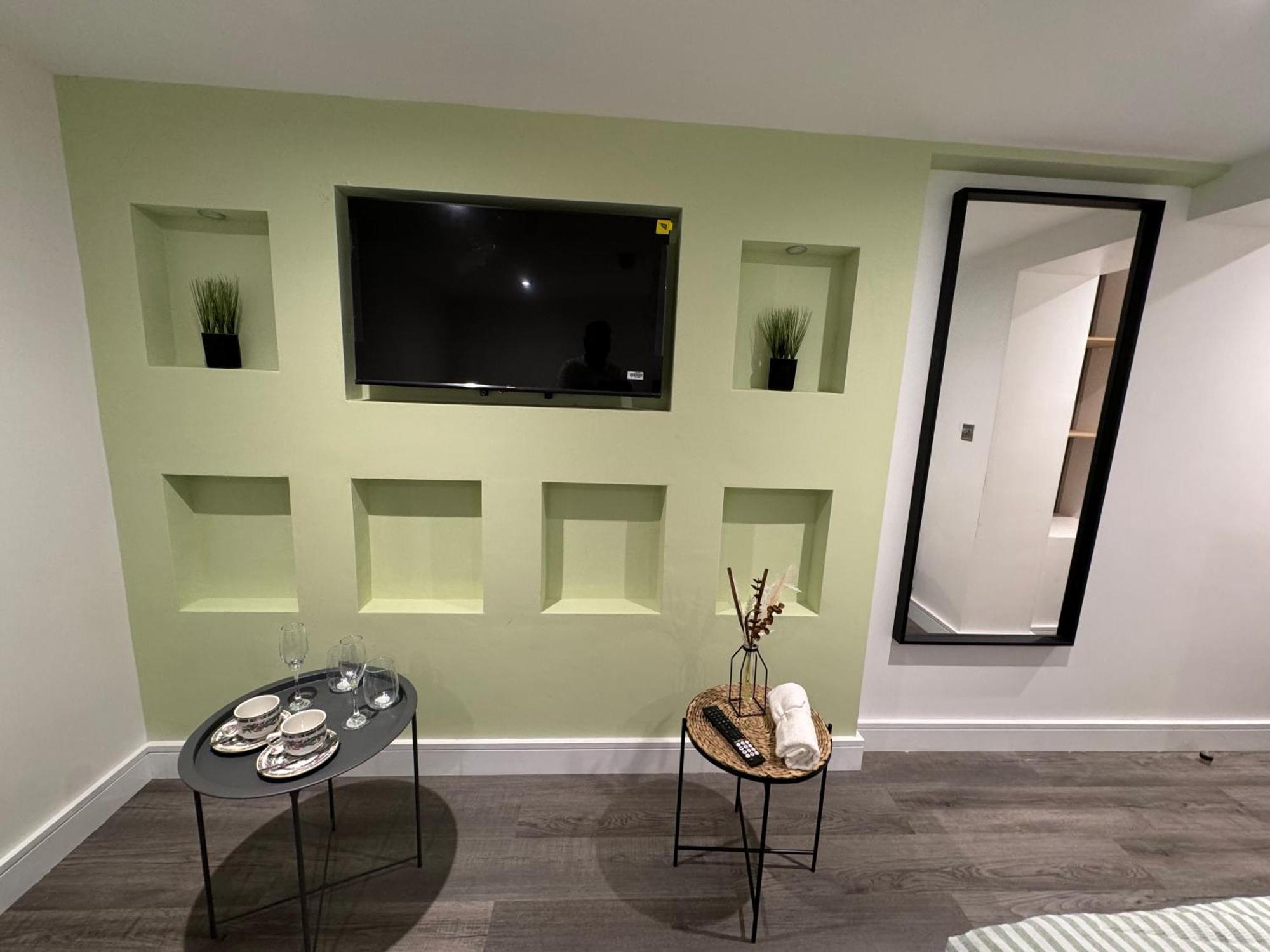 Southgate Luxury Apartments Elland エクステリア 写真
