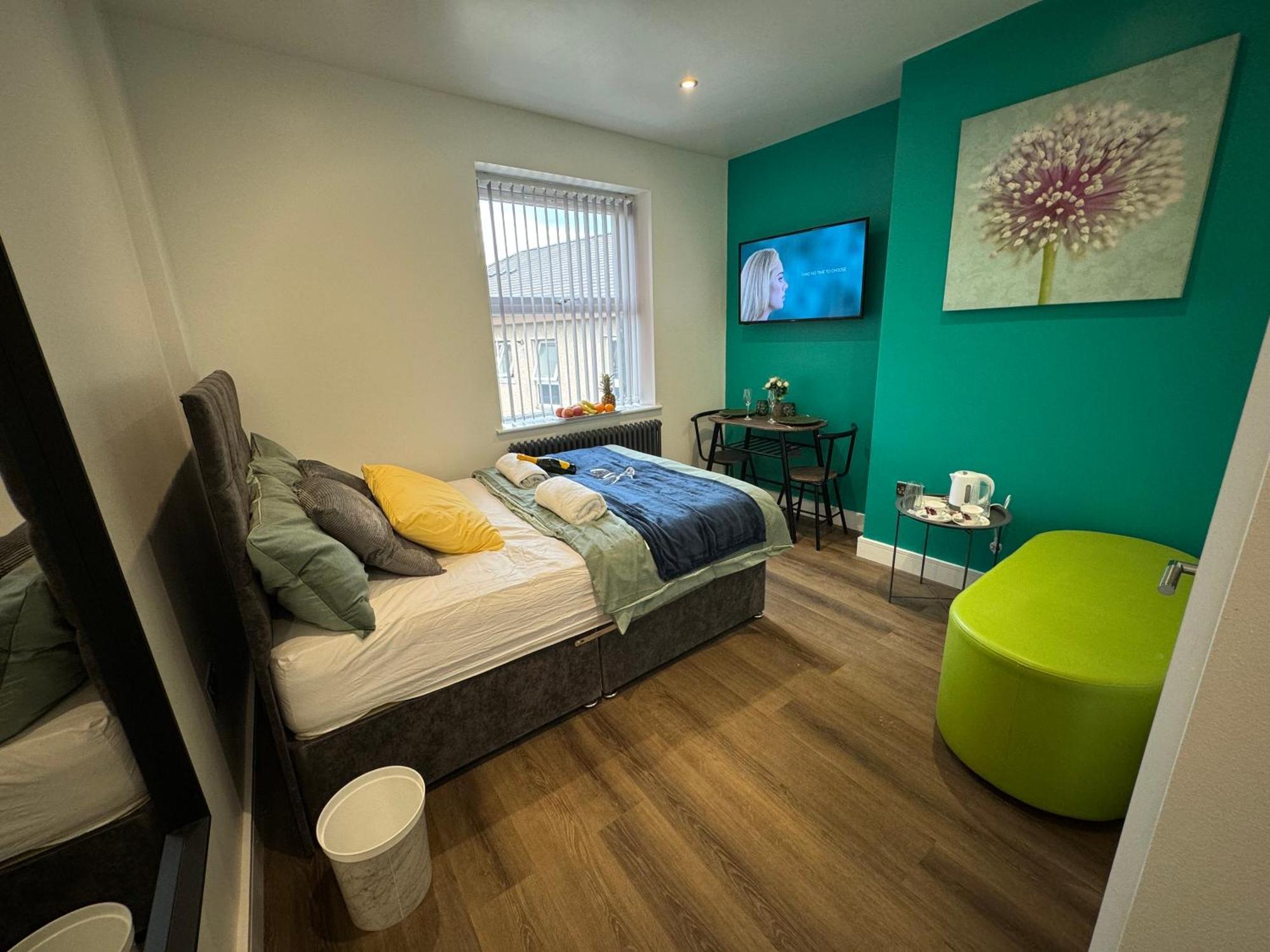 Southgate Luxury Apartments Elland エクステリア 写真