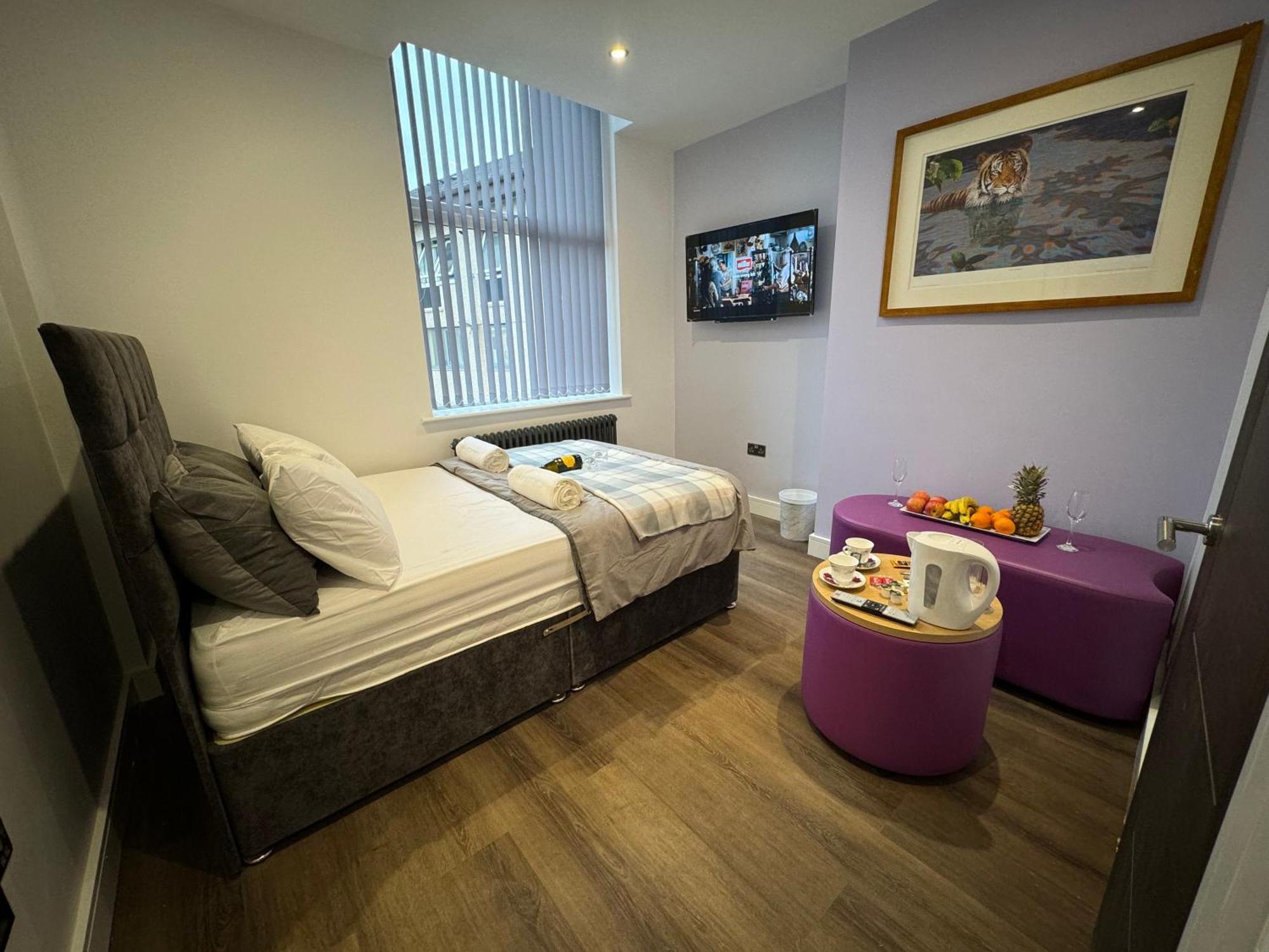 Southgate Luxury Apartments Elland エクステリア 写真