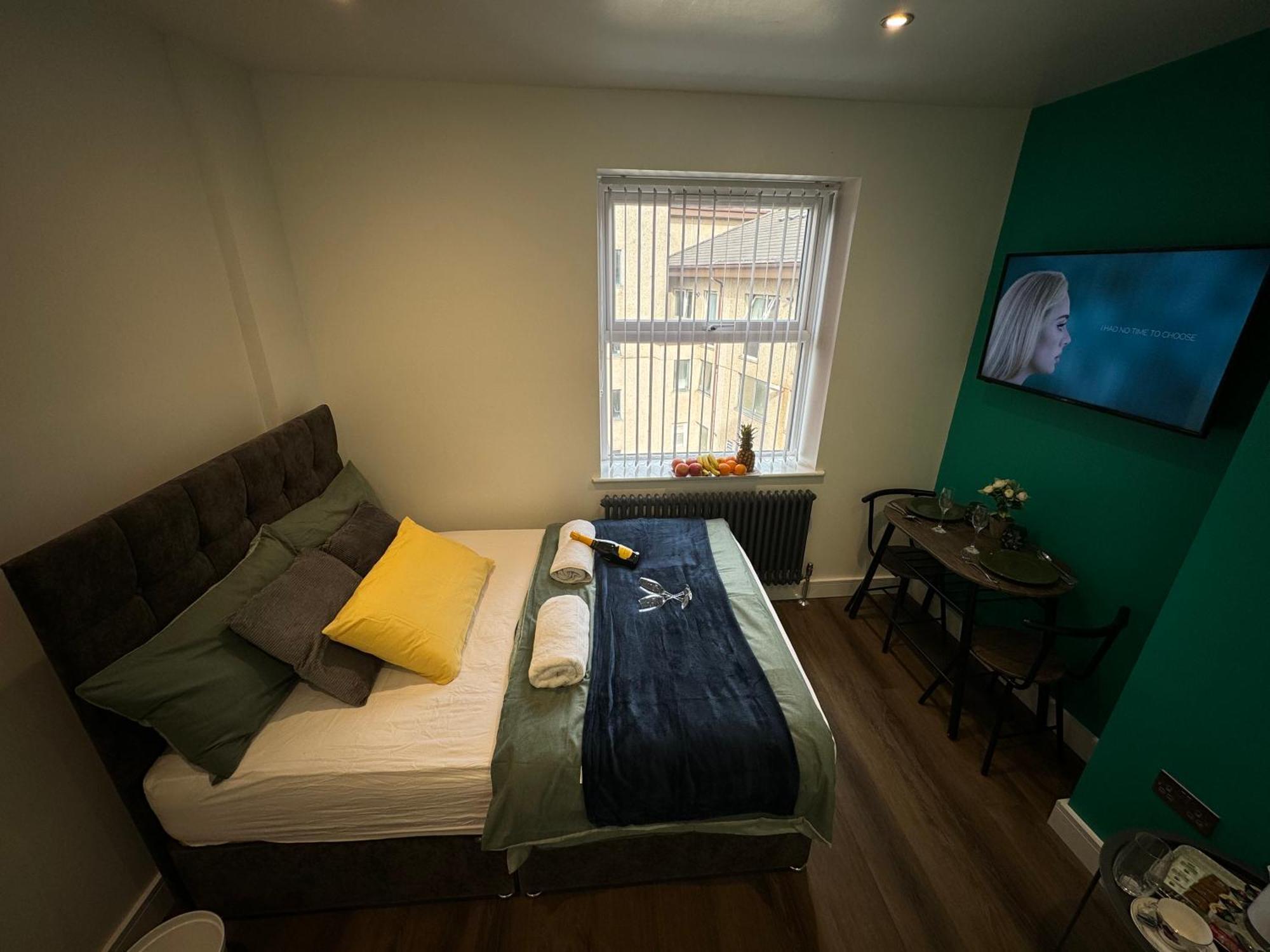 Southgate Luxury Apartments Elland エクステリア 写真