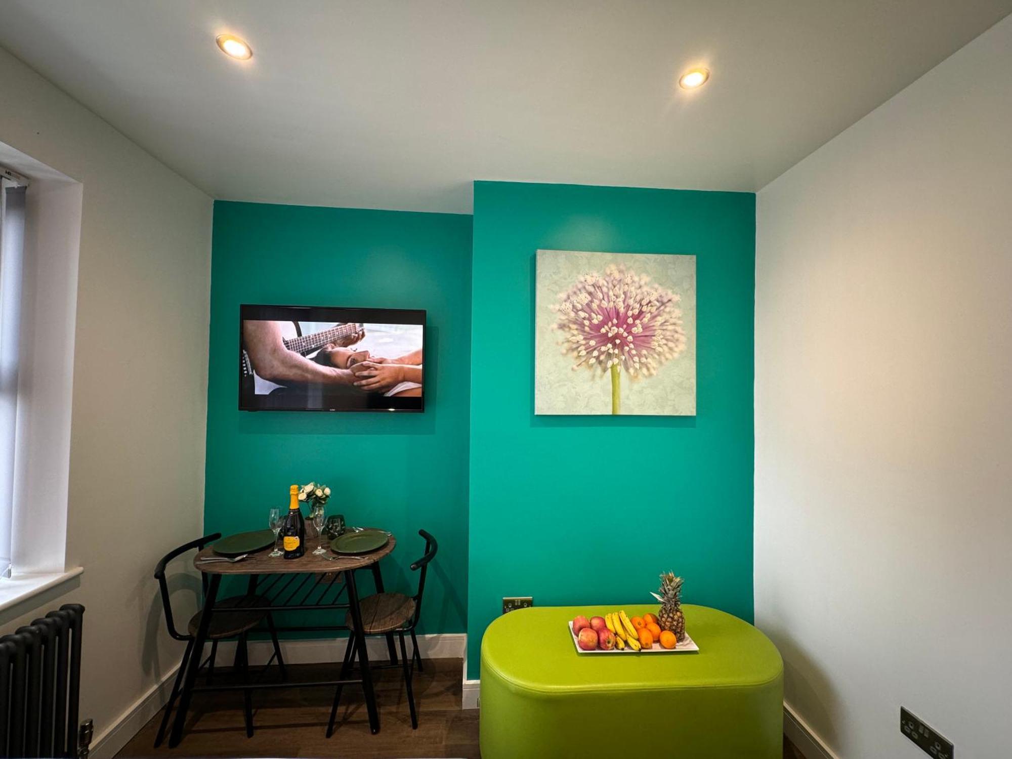 Southgate Luxury Apartments Elland エクステリア 写真