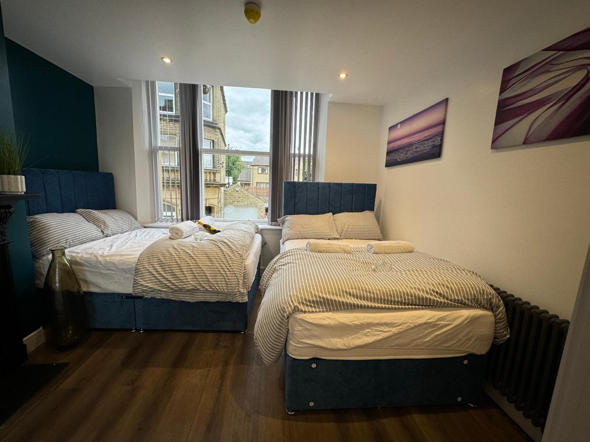 Southgate Luxury Apartments Elland エクステリア 写真