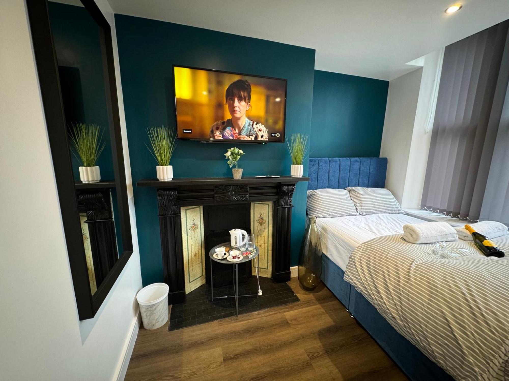 Southgate Luxury Apartments Elland エクステリア 写真