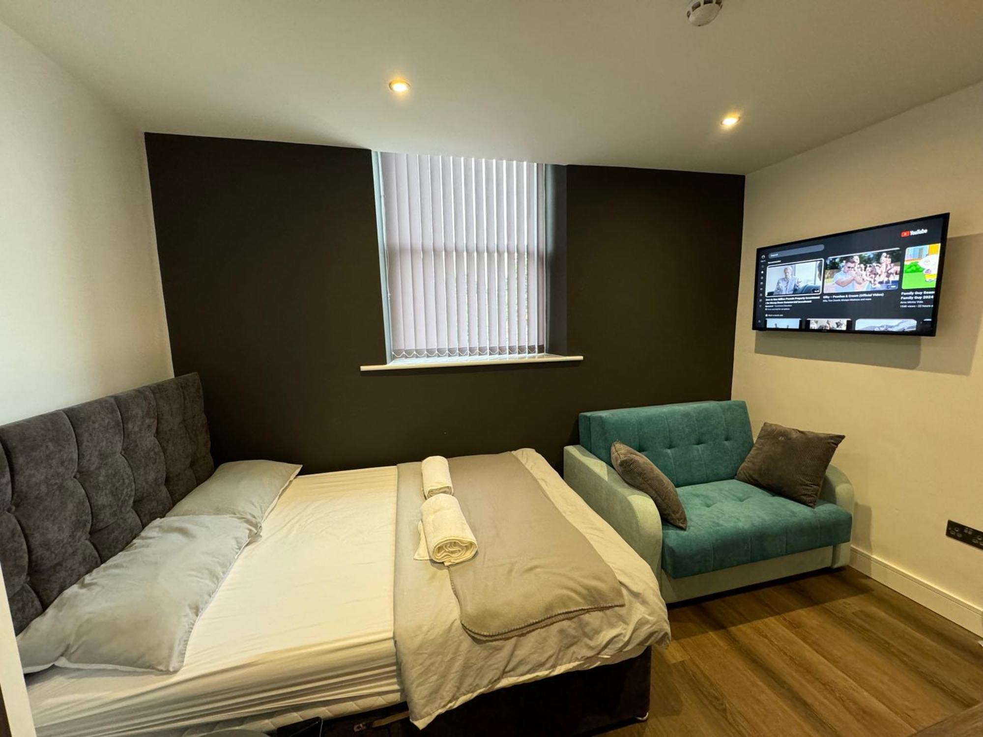 Southgate Luxury Apartments Elland エクステリア 写真