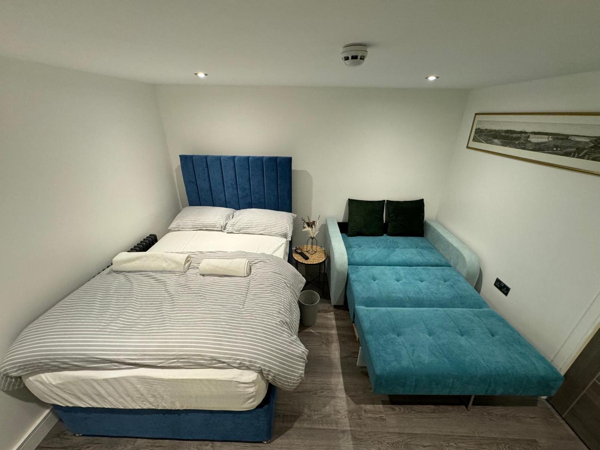 Southgate Luxury Apartments Elland エクステリア 写真