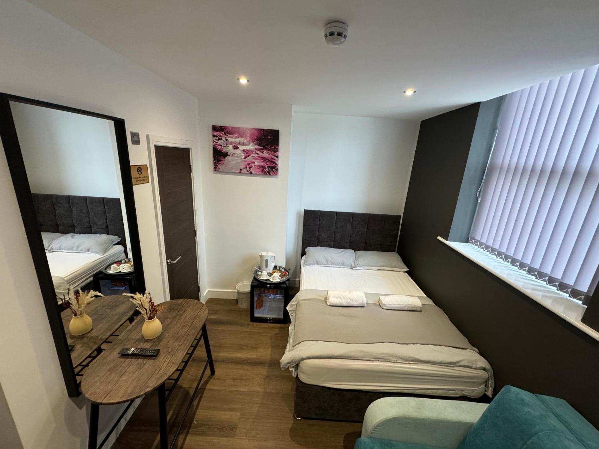 Southgate Luxury Apartments Elland エクステリア 写真
