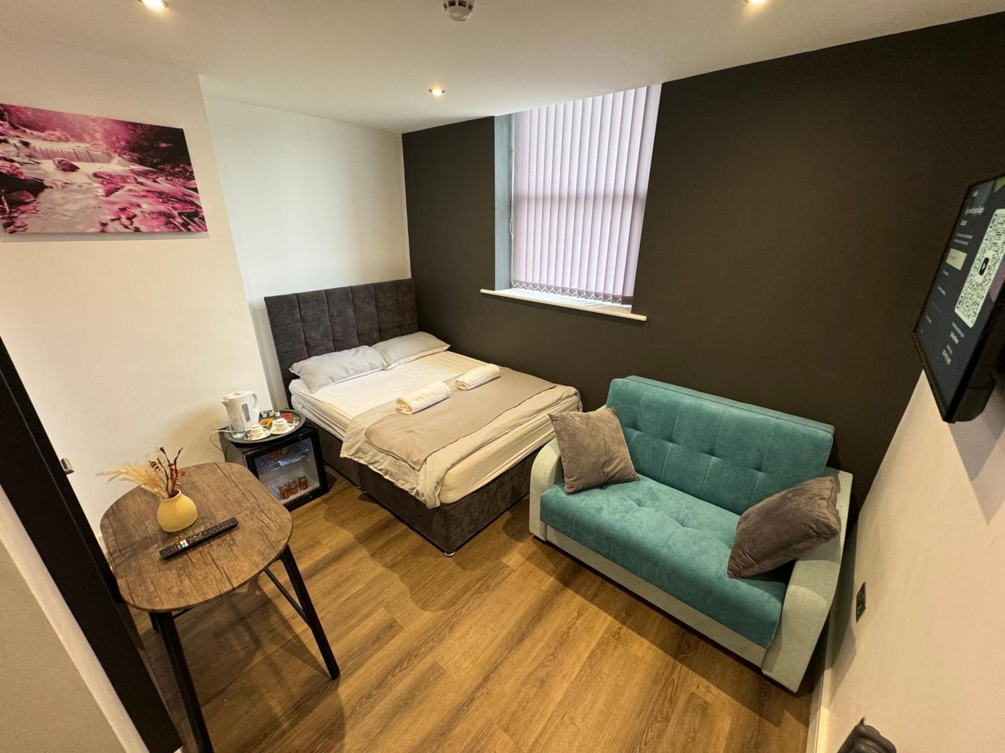 Southgate Luxury Apartments Elland エクステリア 写真